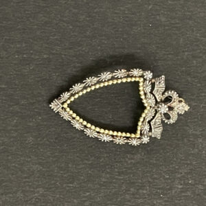 Broaches