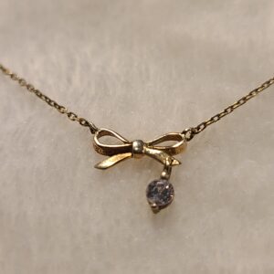 Bow Necklace