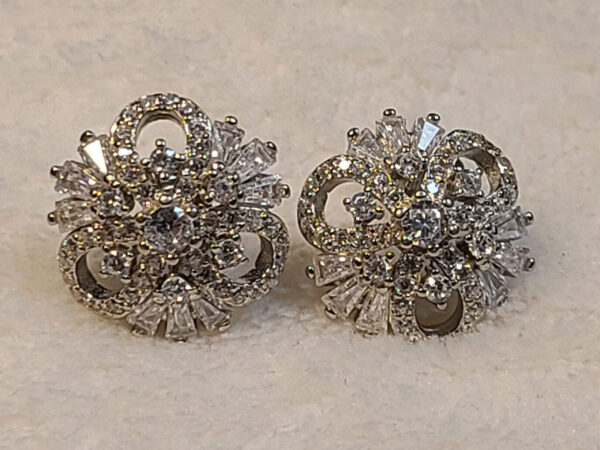Radiant Bloom Silver Earrings - Image 2